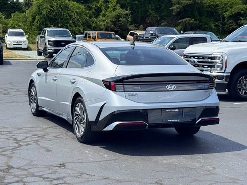 Used 2025 Hyundai Sonata SEL FWD image 15