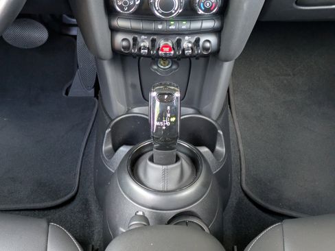 Used 2022 MINI Cooper 4-Door Hardtop w/ Storage Package FWD image 19