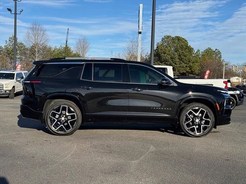 New 2026 Chevrolet Traverse High Country w/ LPO, Floor Liner Package image 2