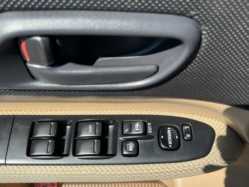 Used 2005 Subaru Forester 2.5X AWD/4WD image 14
