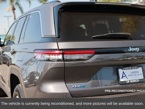 Used 2023 Jeep Grand Cherokee 4WD 4xe image 13
