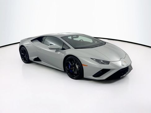 Used 2022 Lamborghini Huracan EVO RWD image 3