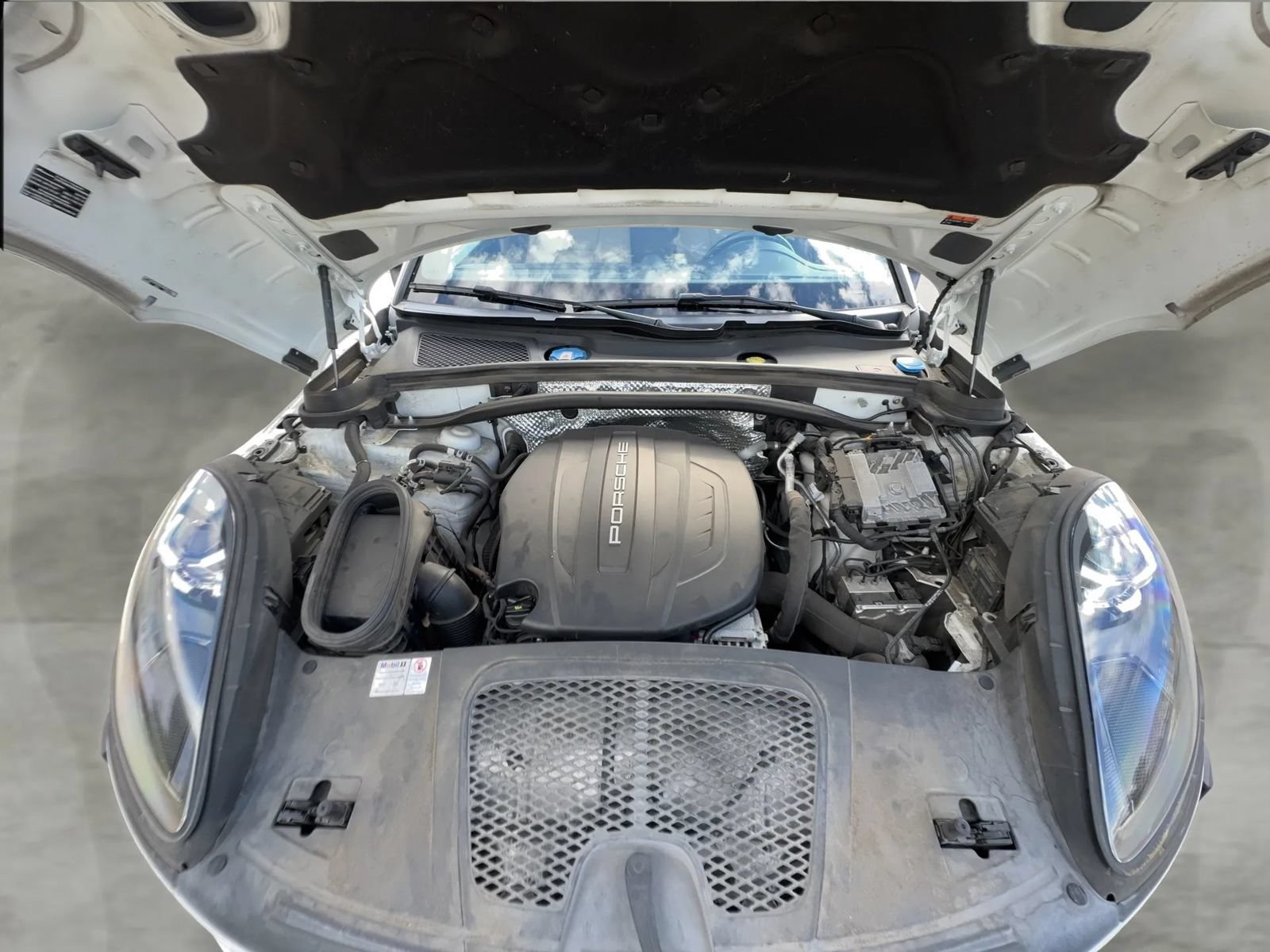 Used 2019 Porsche Macan AWD/4WD image 45