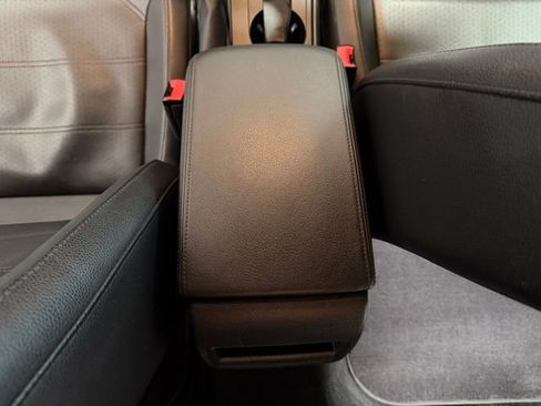 Used 2018 Volkswagen Passat 2.0T R-Line image 34