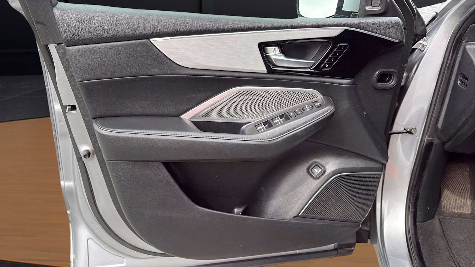 Used 2023 Acura MDX SH-AWD image 19