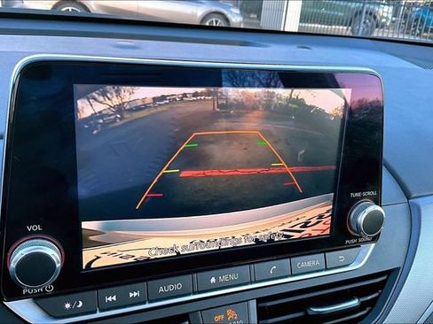 Used 2024 Nissan Altima 2.5 SR image 11