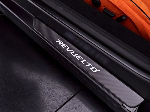 Used 2025 Lamborghini Revuelto AWD/4WD image 60