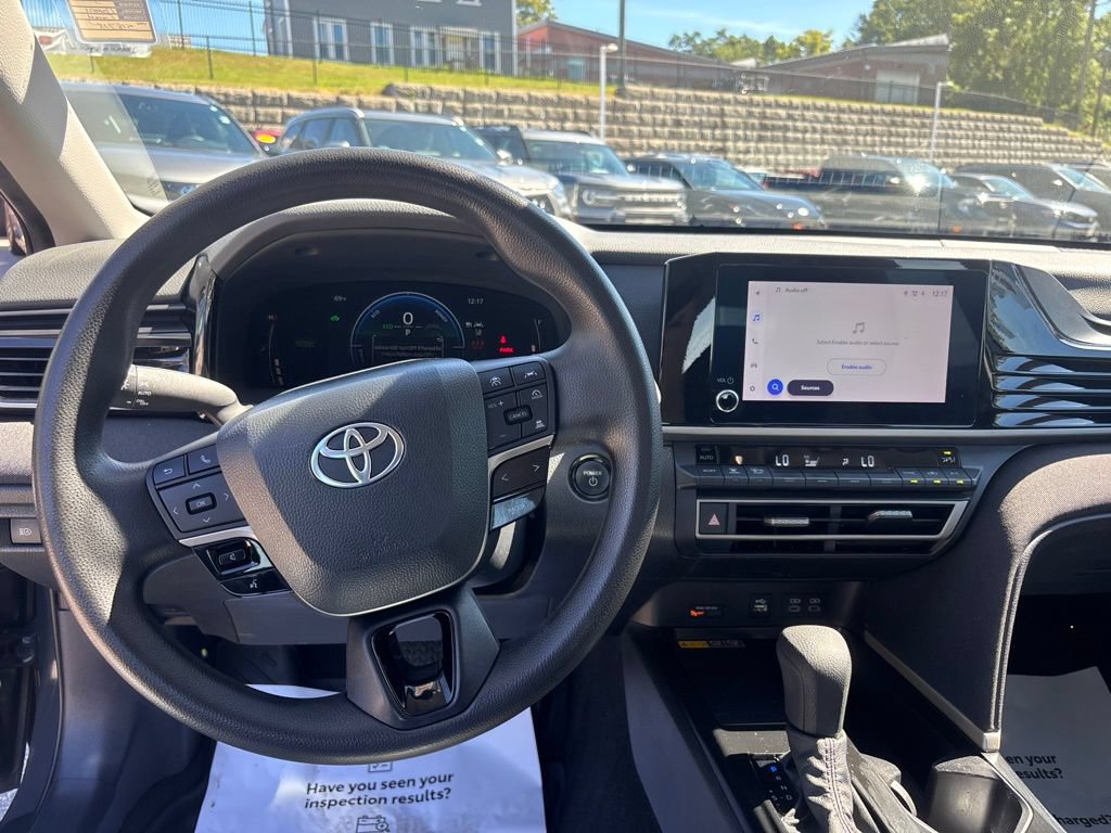 Used 2025 Toyota Camry LE FWD image 16