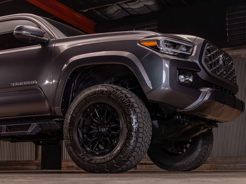 Used 2023 Toyota Tacoma TRD Sport w/ TRD Premium Sport Package AWD/4WD image 11