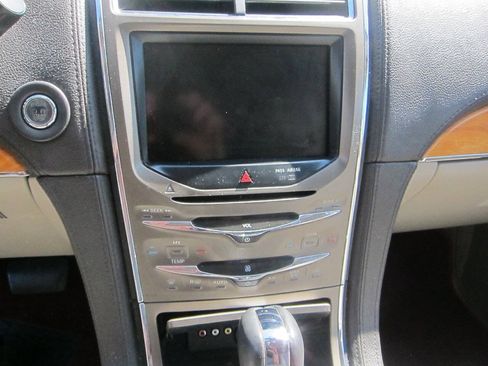 Used 2014 Lincoln MKX AWD w/ Equipment Group 102A image 12