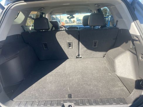 Used 2024 GMC Terrain SLT image 31