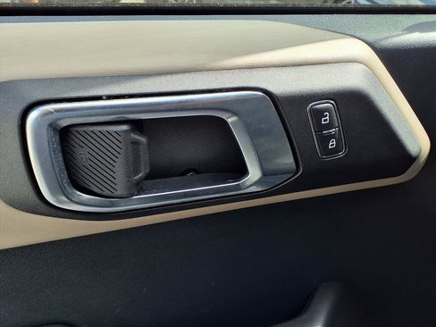 Used 2024 Ford Bronco Wildtrak image 10