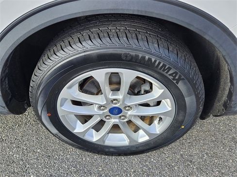 Used 2020 Ford Escape SE image 15