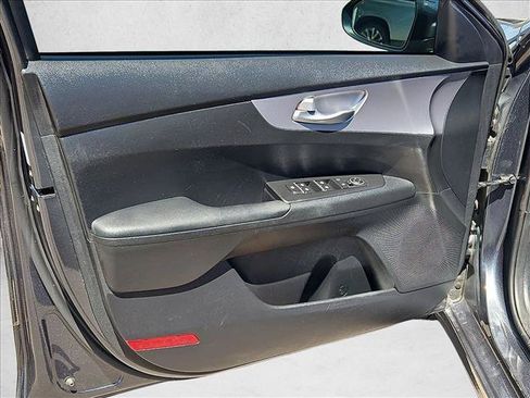 Used 2024 Kia Forte LXS w/ LXS Technology Package FWD image 11
