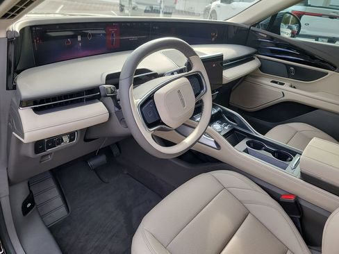 Certified 2025 Lincoln Nautilus Premier image 15