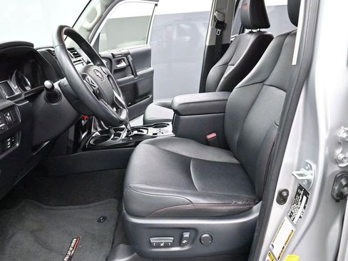 Used 2019 Toyota 4Runner TRD Off-Road Premium AWD/4WD image 15