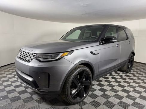 Certified 2025 Land Rover Discovery S image 3