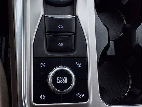 Certified 2020 Ford Explorer Platinum w/ Premium Technology Package image 19