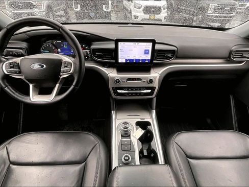 Certified 2022 Ford Explorer XLT w/ Equipment Group 202A image 13