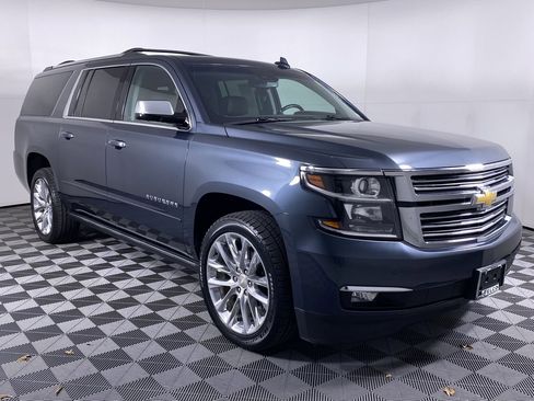 Certified 2019 Chevrolet Suburban Premier w/ Premier Plus Edition image 23