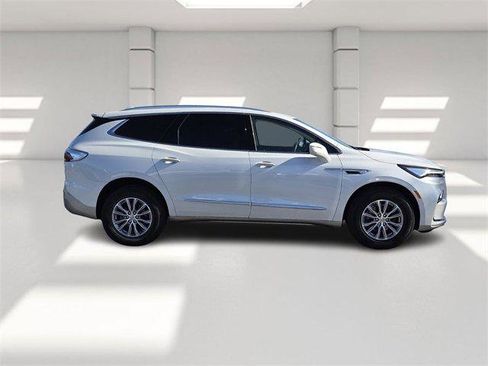 Used 2023 Buick Enclave Premium image 6