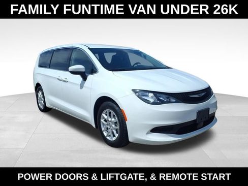 Used 2023 Chrysler Voyager LX FWD image 1