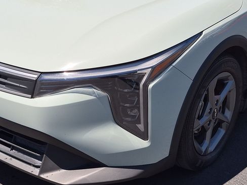 Used 2025 Kia K4 FWD image 6