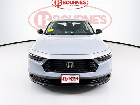 Used 2025 Honda Accord SE image 6