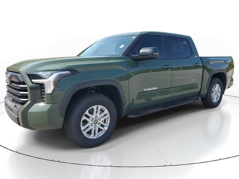 Used 2023 Toyota Tundra SR5 w/ SR5 Premium Package AWD/4WD image 3