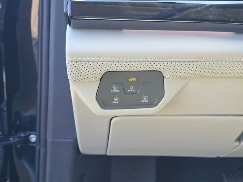 New 2026 Volkswagen Atlas SEL AWD/4WD image 28
