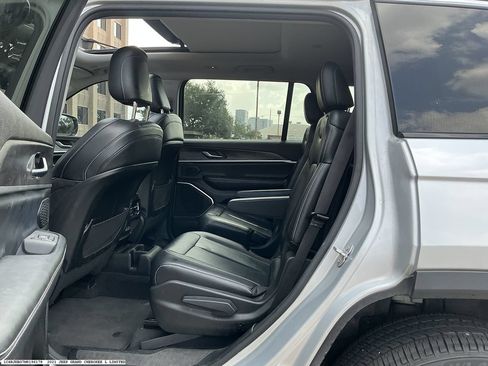 Used 2021 Jeep Grand Cherokee L Limited AWD/4WD image 9