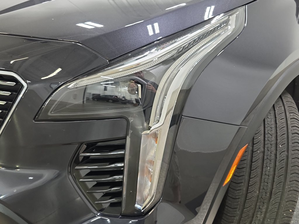 Used 2023 Cadillac XT4 Premium Luxury w/ Cold Weather Package AWD/4WD image 28