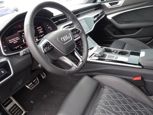 Certified 2025 Audi S7 Premium Plus image 11