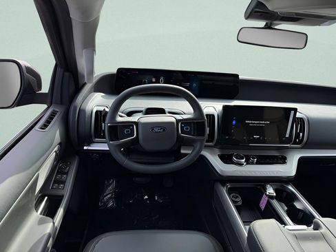 New 2026 Ford Expedition Active AWD/4WD image 8