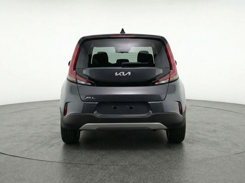 Used 2025 Kia Soul LX w/ LX Technology Package FWD image 7