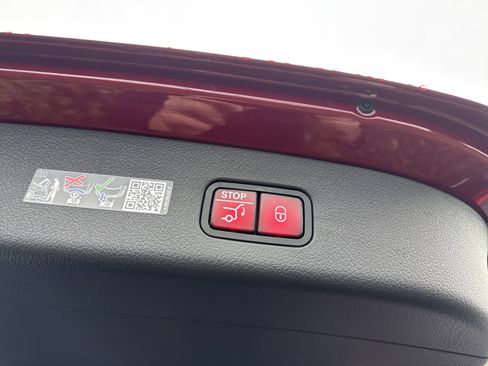 Used 2026 Mercedes-Benz GLC 300 4MATIC image 27