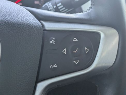 Used 2023 GMC Terrain SLT image 31