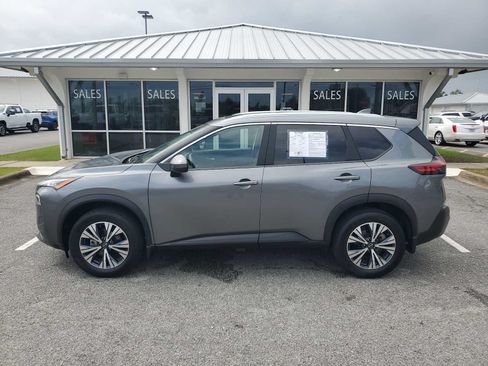 Used 2023 Nissan Rogue SV w/ SV Premium B Package AWD/4WD image 2