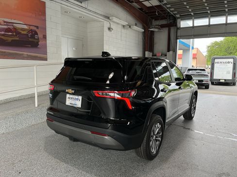 New 2026 Chevrolet Equinox LT FWD image 11
