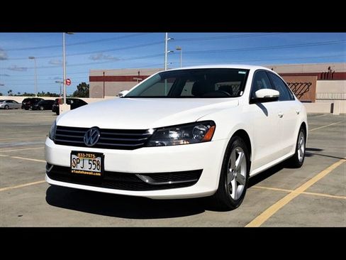 Used 2015 Volkswagen Passat 1.8T SE FWD image 1