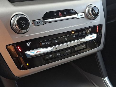 Used 2021 Ford Explorer XLT w/ Equipment Group 202A image 15