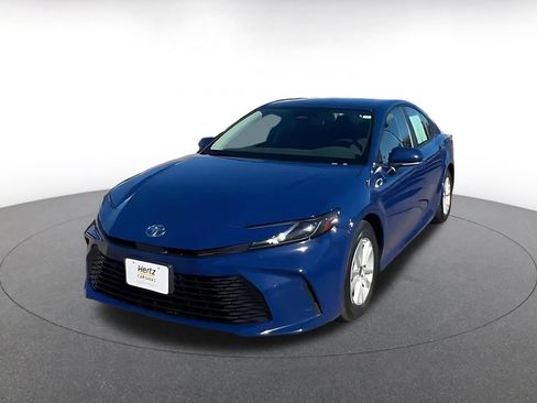 Used 2025 Toyota Camry LE image 7