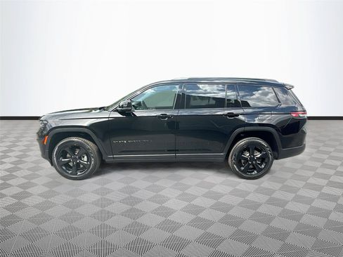Used 2025 Jeep Grand Cherokee L Limited w/ Black Appearance Package RWD image 4