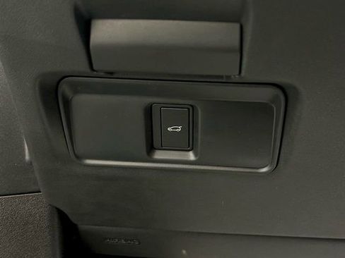 New 2026 Land Rover Range Rover Evoque Dynamic SE AWD/4WD image 36