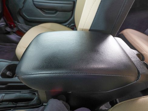 Used 2021 Jeep Wrangler Willys image 24