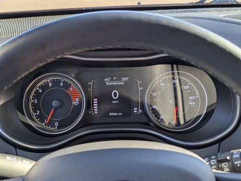 Used 2019 Jeep Cherokee Latitude Plus w/ Comfort/Convenience Group image 14