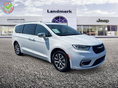 Used 2024 Chrysler Pacifica Pinnacle
