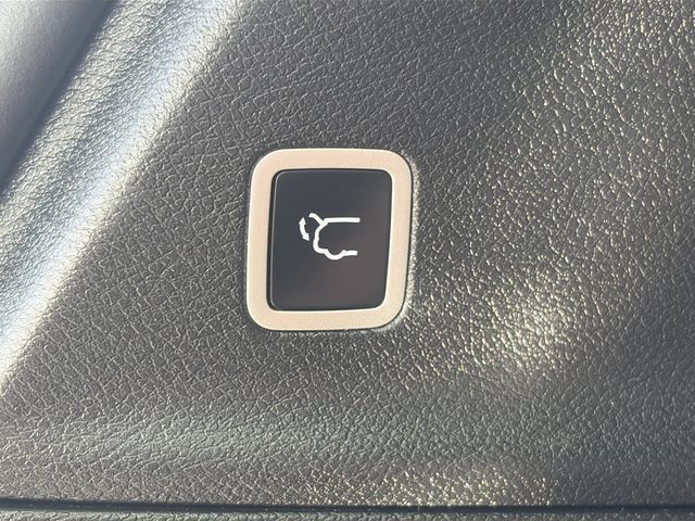 Used 2025 Chrysler Pacifica Limited FWD image 47