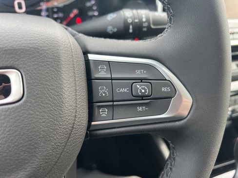 New 2026 Jeep Compass Limited image 25