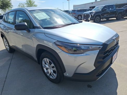 Used 2026 Toyota Corolla Cross L FWD image 8